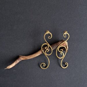 Tendril stud earring