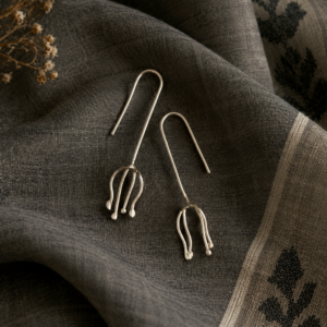 Seed pod tendril silver earring