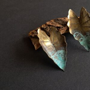 Alocasia leaf stud earring
